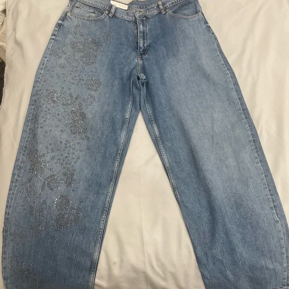 Zara Light Blue Floral Rhinestones - Picture 4 of 6